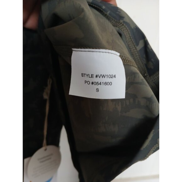 NWT Vuori Dune Crop Top Long Sleeve Oregano Spots Olive Green Athletic Yoga New - Picture 11 of 13